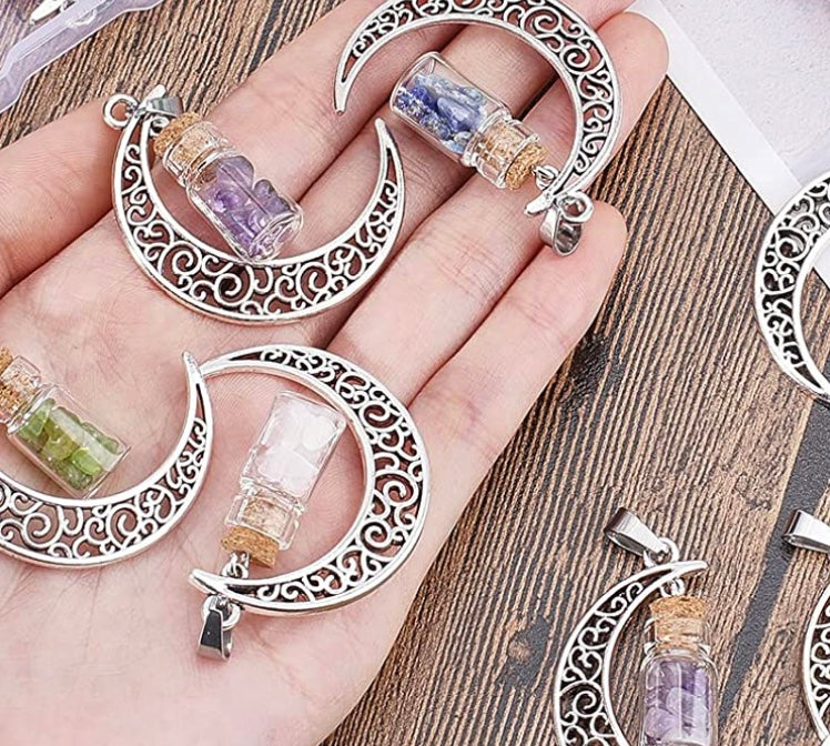 Moon Pendent Necklace - itallbeginswithyou