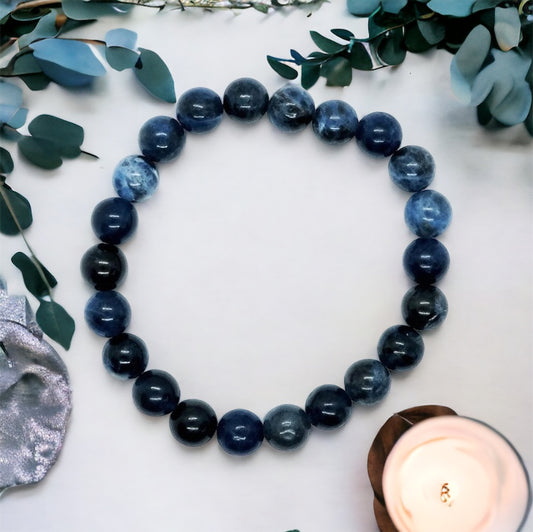 Healing sodalite gemstone bead bracelet, spiritual accessory for clarity and mindfulness