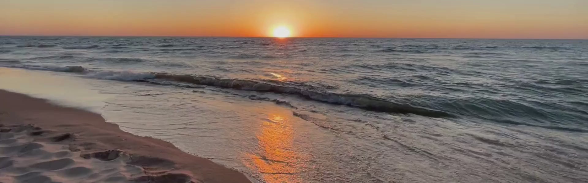 Load video: calming waves with written affirmation